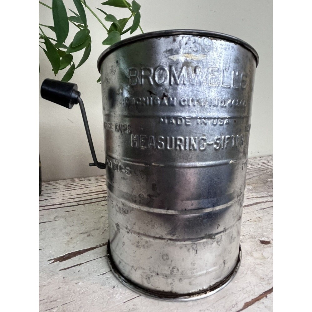 Vintage Bromwell’s 5 Cup Flour Sifter Hand Crank Metal Measuring Sifter USA